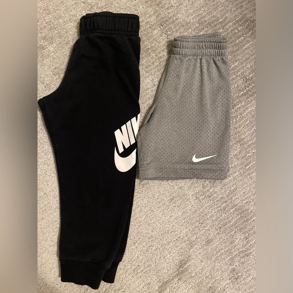 Nike sweats and shorts size 4t good condition